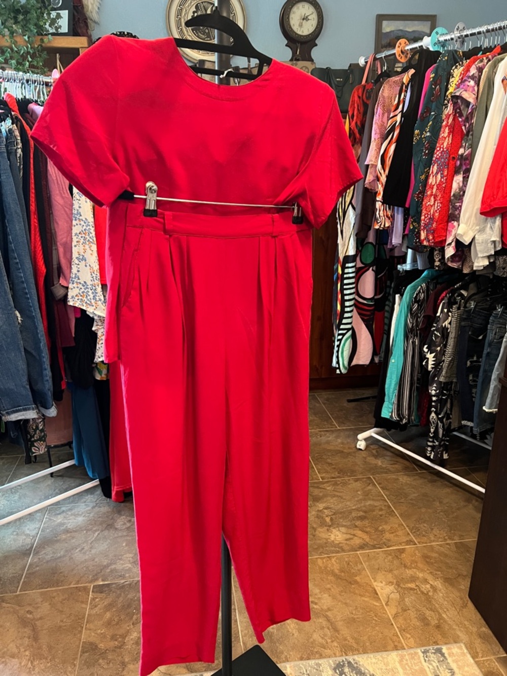Elegant Red Short-Sleeve Pantsuit